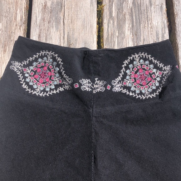 Boho corduroy embroidered skirt - Picture 2 of 7